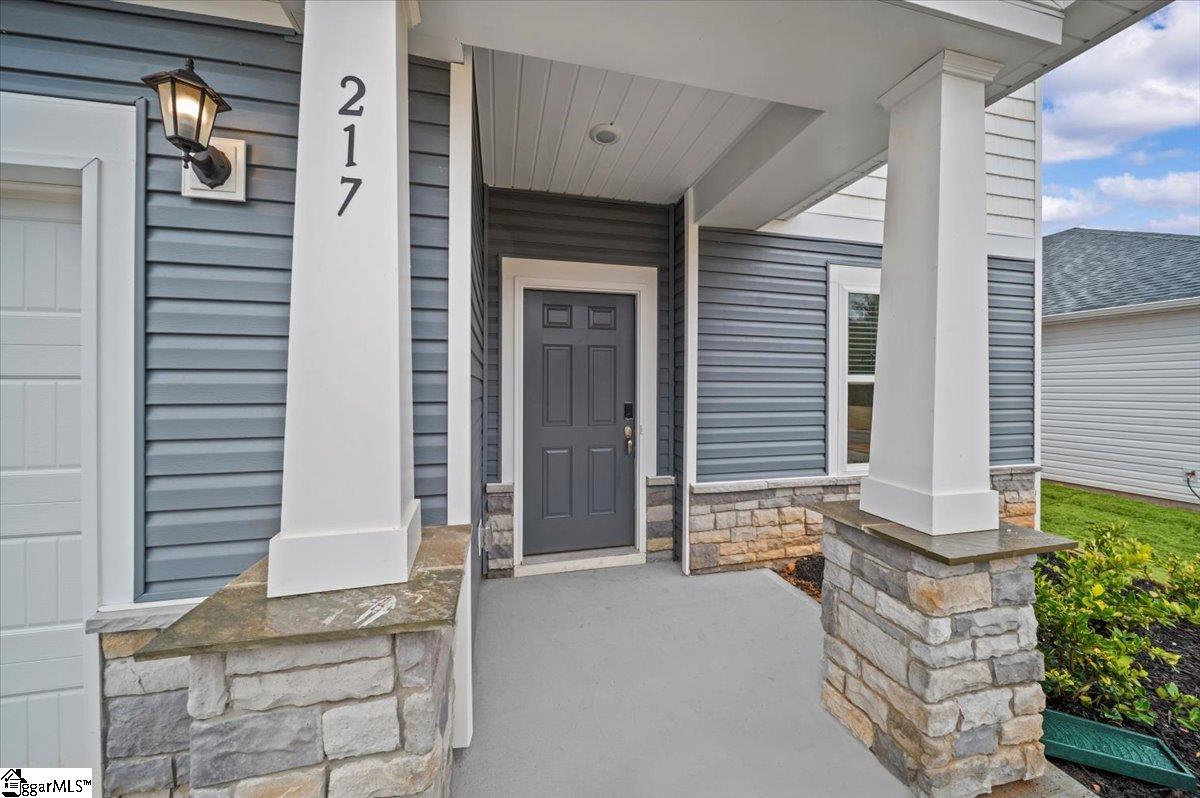 217 Tantalus Street Gray Court, SC 29645 - Photo 3 of 40