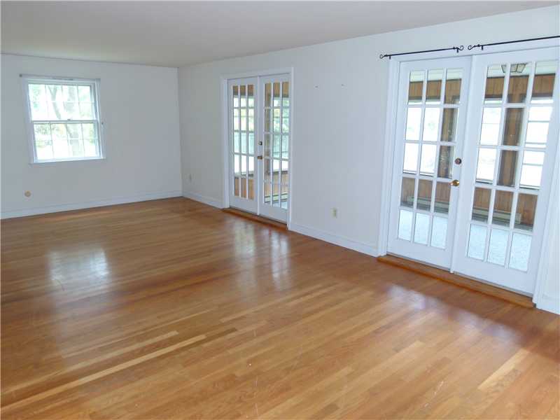 88 Claflin Road Warwick, RI 02886 - Photo 2 of 25 Living Room.