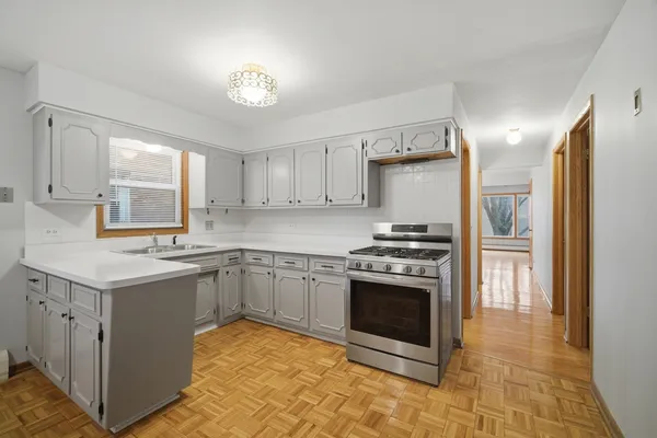 $2,100 | 8645 West Summerdale Avenue, Unit 2, Chicago, IL 60656