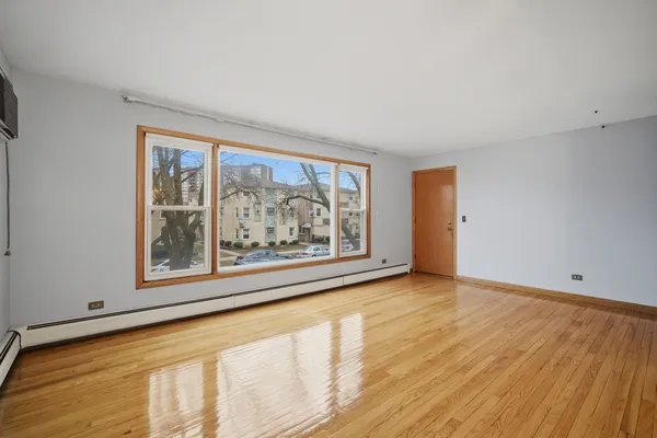$2,100 | 8645 West Summerdale Avenue, Unit 2, Chicago, IL 60656