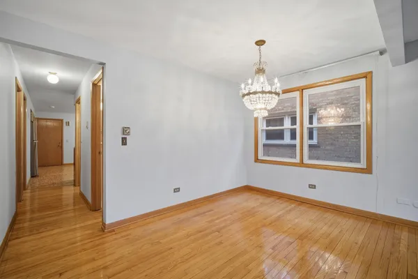 $2,100 | 8645 West Summerdale Avenue, Unit 2, Chicago, IL 60656