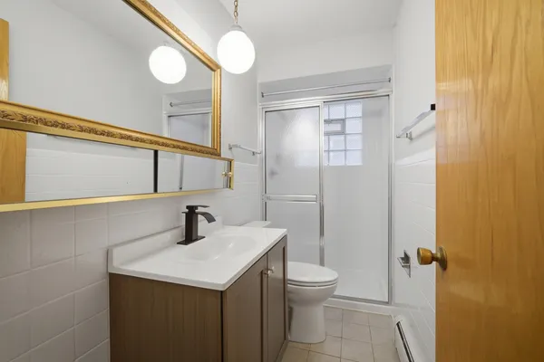 $2,100 | 8645 West Summerdale Avenue, Unit 2, Chicago, IL 60656