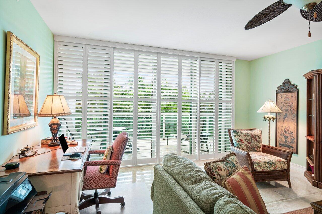 550 Southeast Mizner Boulevard, Unit B506 Boca Raton, FL 33432 - Photo 21 of 53 Living Area