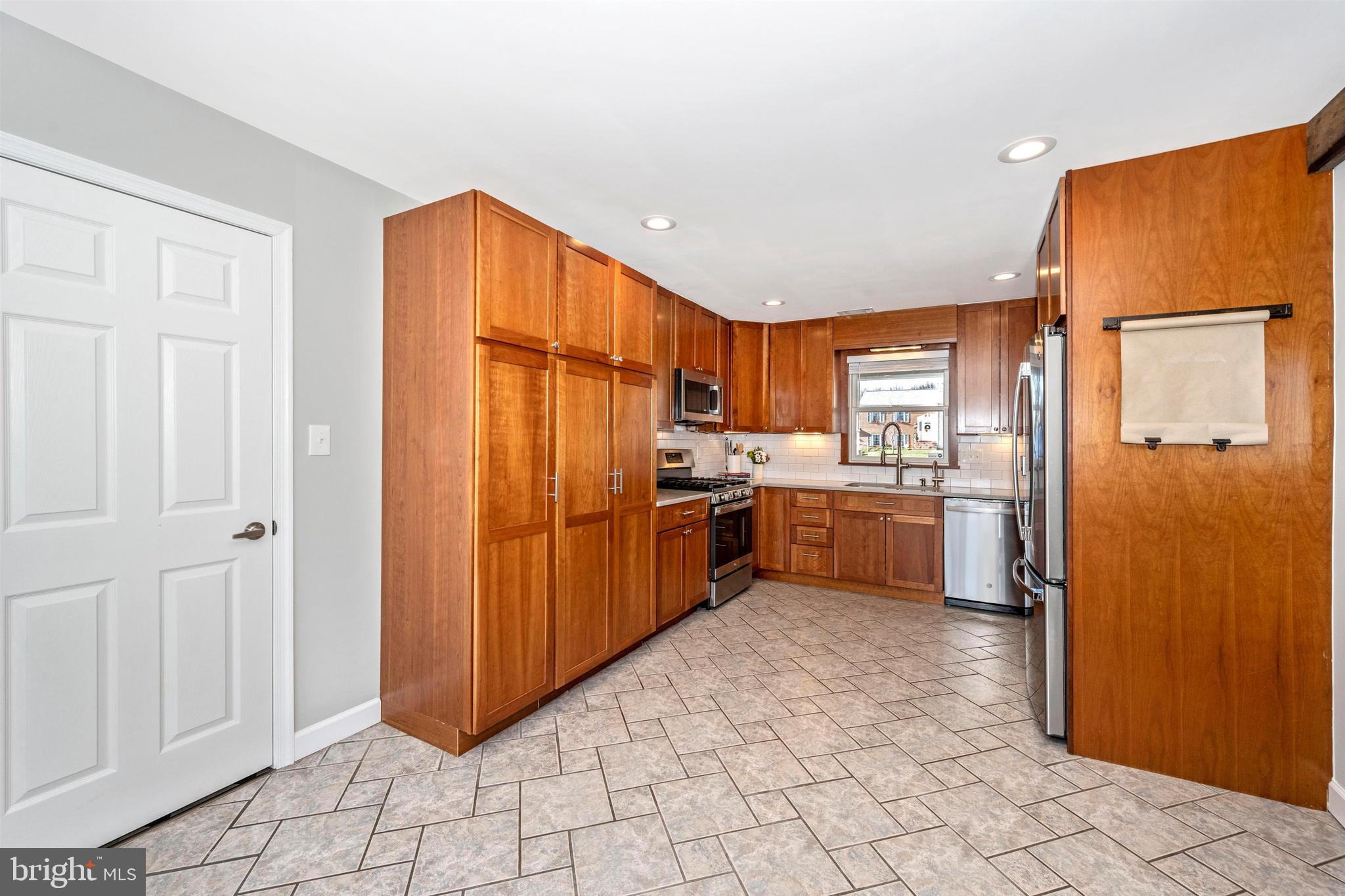 17321 Hughes Road Poolesville, MD 20837 - Photo 21 of 72 Gallery Image 21