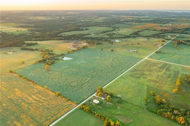 $608,000 | Southeast 401st Road, Leeton, MO 64761