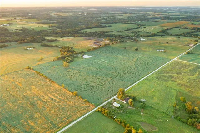 $608,000 | Southeast 401st Road, Leeton, MO 64761