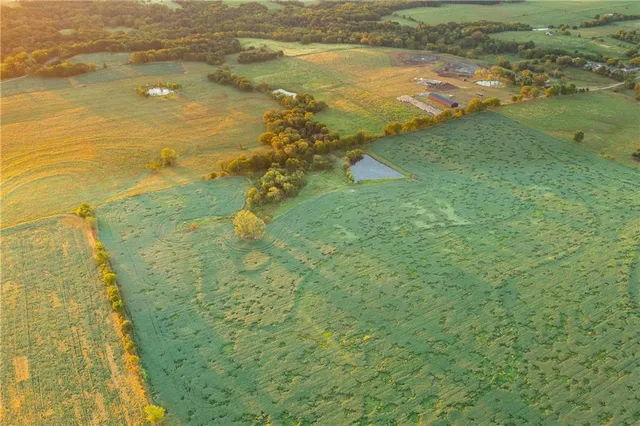 $608,000 | Southeast 401st Road, Leeton, MO 64761