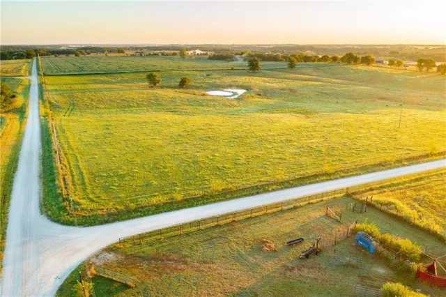 $608,000 | Southeast 401st Road, Leeton, MO 64761