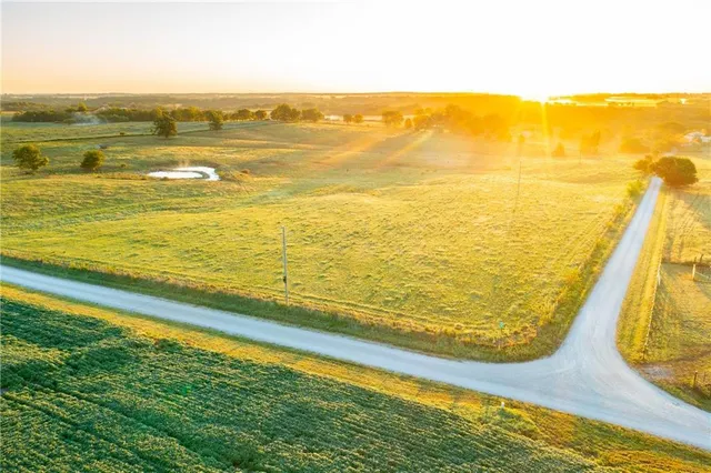 $608,000 | Southeast 401st Road, Leeton, MO 64761