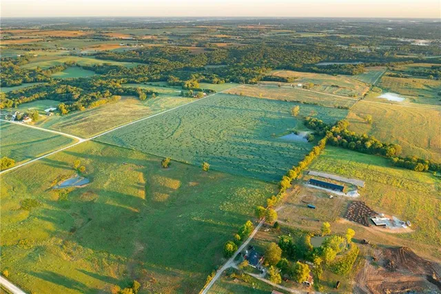 $608,000 | Southeast 401st Road, Leeton, MO 64761