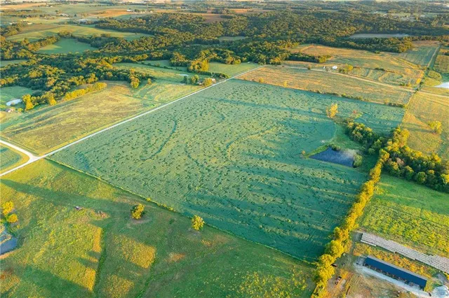 $608,000 | Southeast 401st Road, Leeton, MO 64761