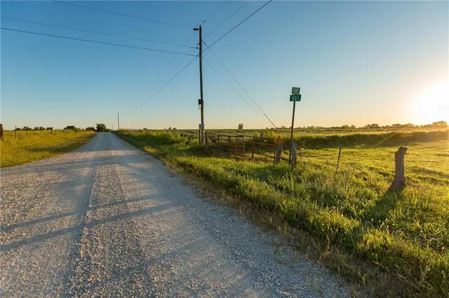 $608,000 | Southeast 401st Road, Leeton, MO 64761
