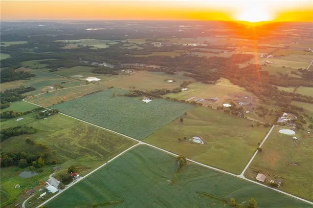 $608,000 | Southeast 401st Road, Leeton, MO 64761