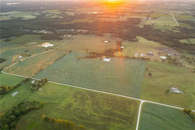 $608,000 | Southeast 401st Road, Leeton, MO 64761
