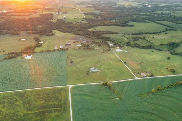 $608,000 | Southeast 401st Road, Leeton, MO 64761