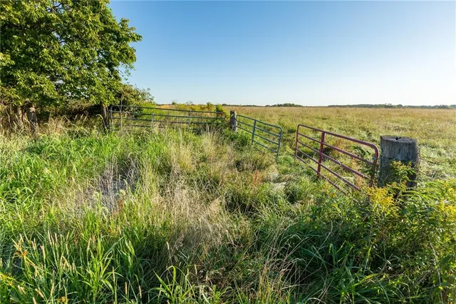 $608,000 | Southeast 401st Road, Leeton, MO 64761