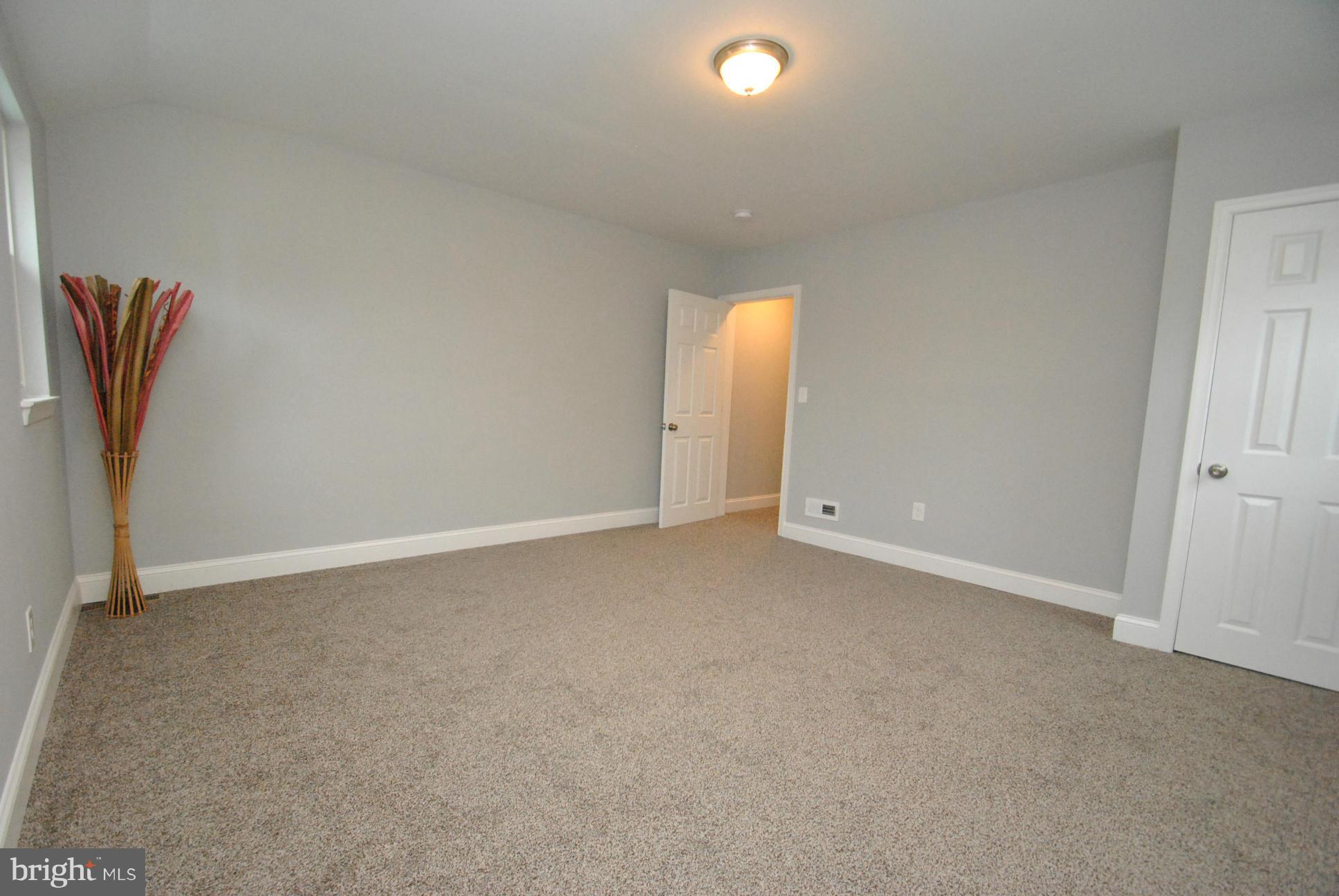 8626 Oakleigh Road Baltimore, MD 21234 - Photo 14 of 30 HUGE MASTER BEDROOM