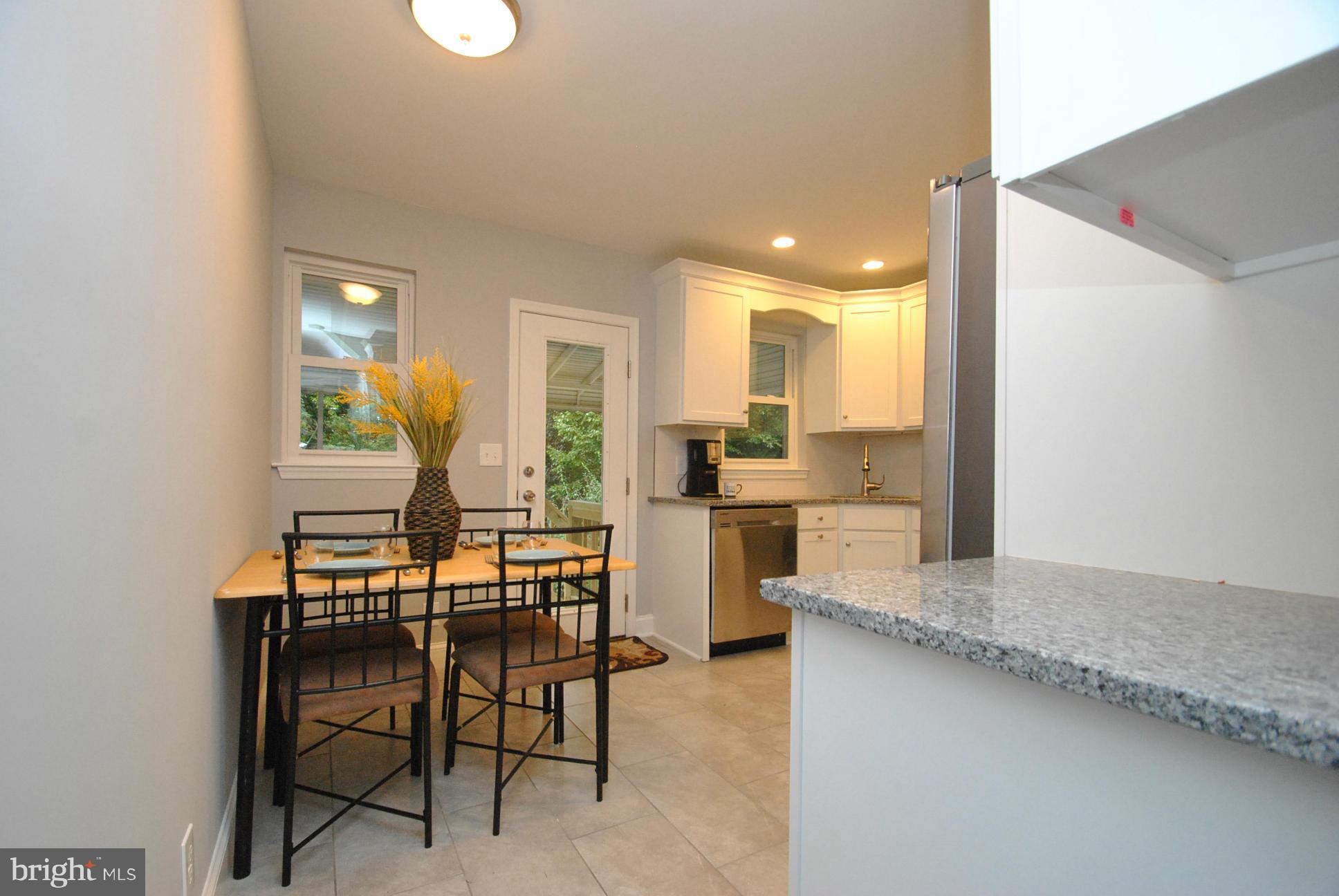 8626 Oakleigh Road Baltimore, MD 21234 - Photo 7 of 30 DESIGNER GRANITE KITCHN W/SS APPS & CUSTOM CABINTS