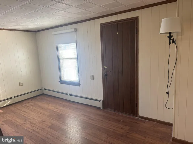 $1,650 | 58 East Railroad Street, Spring Grove, PA 17362