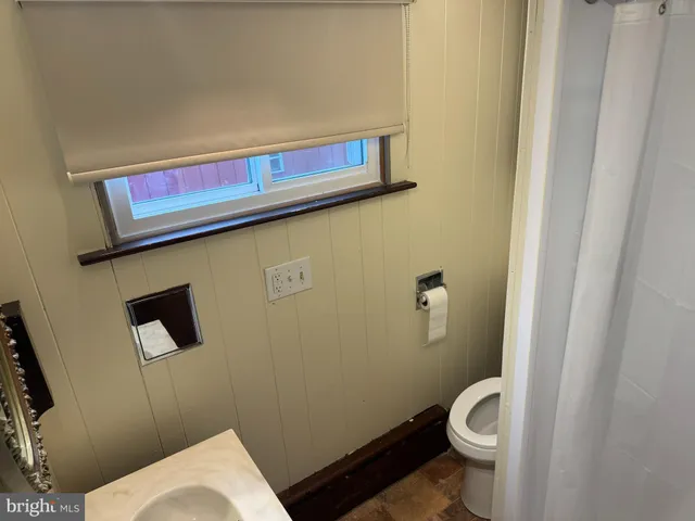 $1,650 | 58 East Railroad Street, Spring Grove, PA 17362