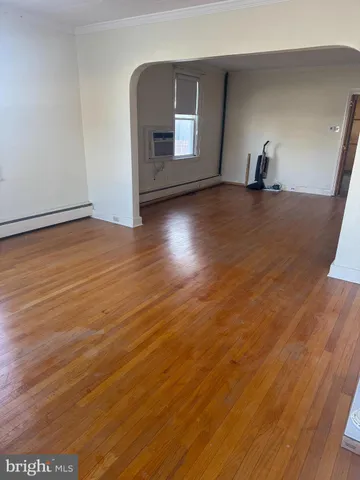 $1,650 | 58 East Railroad Street, Spring Grove, PA 17362