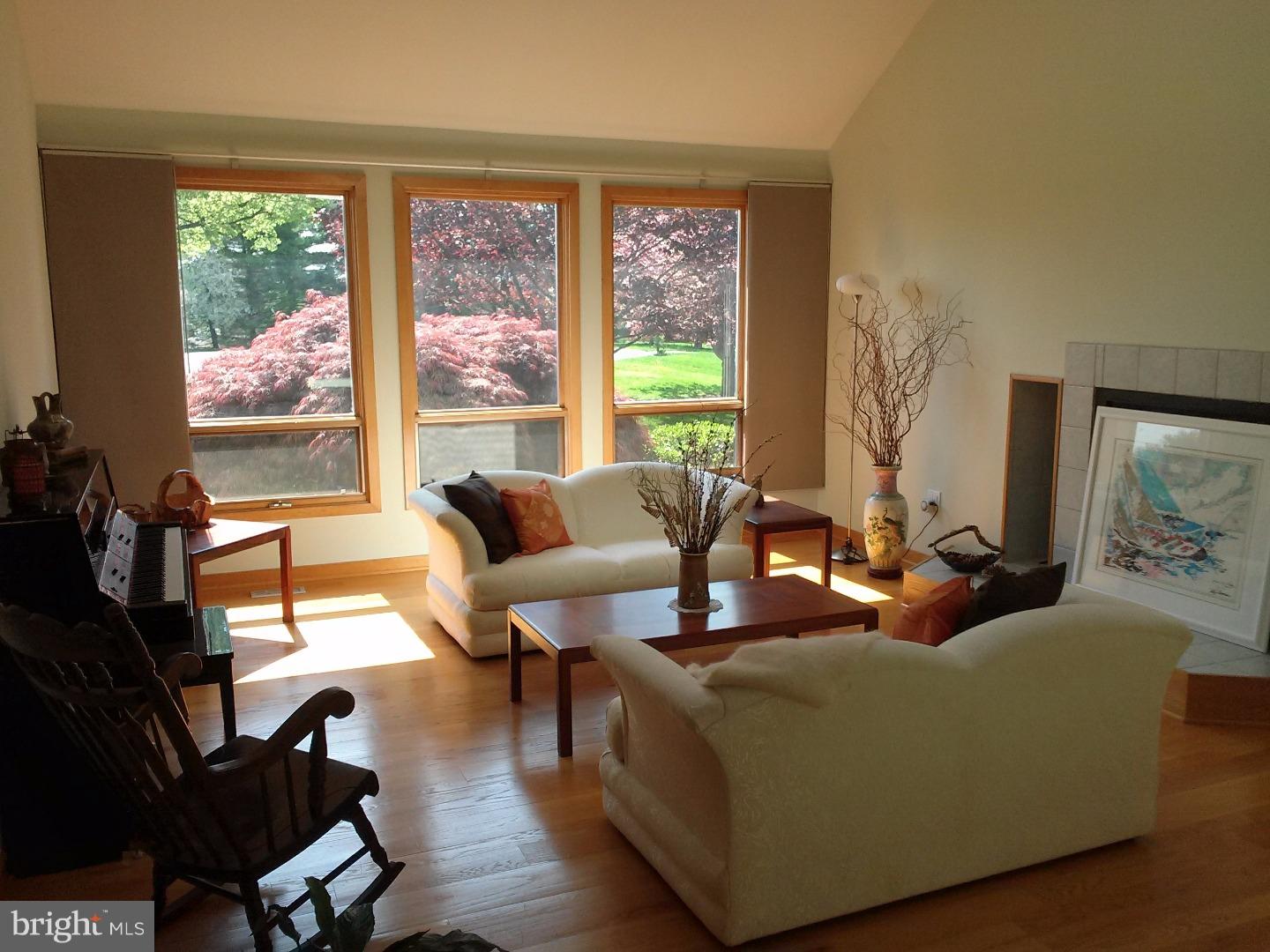 1259 Merrill Road West Chester, PA 19382 - Photo 3 of 22 Living Room