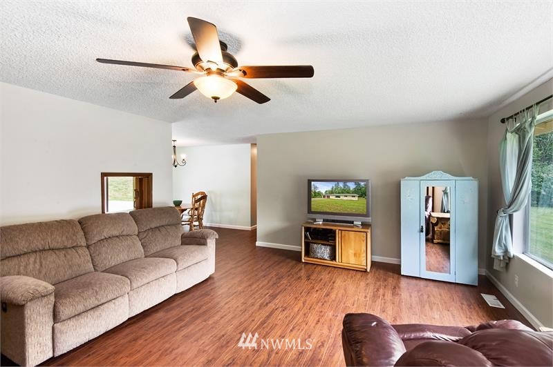 20841 Kaster Road Northwest Poulsbo, WA 98370 - Photo 4 of 20 Gallery Image 4