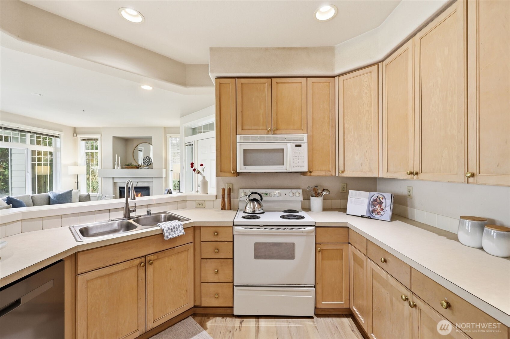 4322 Northeast 5th Court, Unit 106 Renton, WA 98059 - Photo 5 of 25