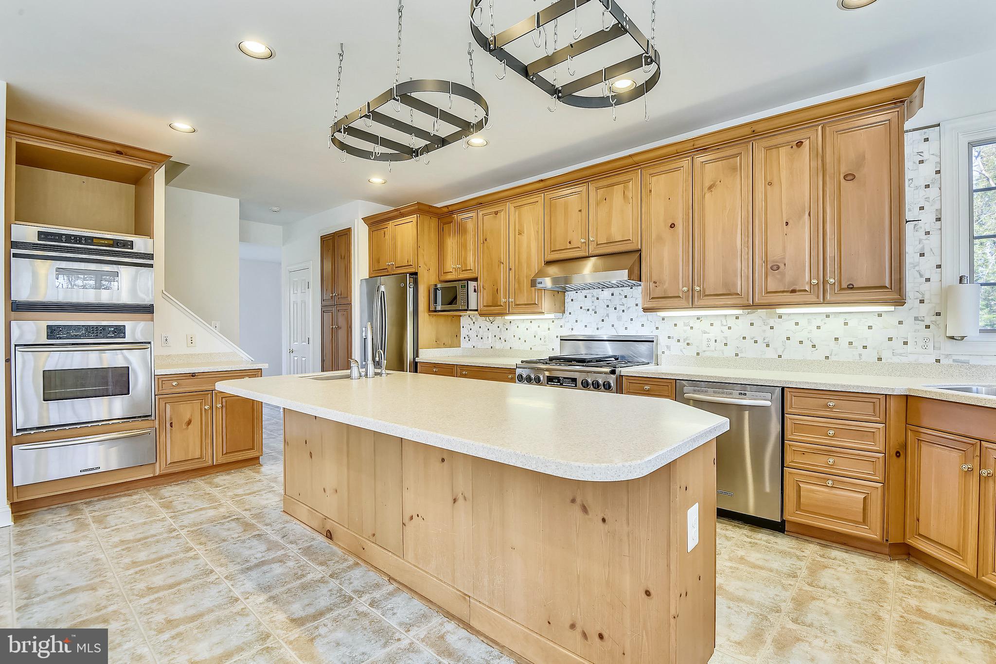 311 Kyle Road Crownsville, MD 21032 - Photo 17 of 92 Professional Kitchen