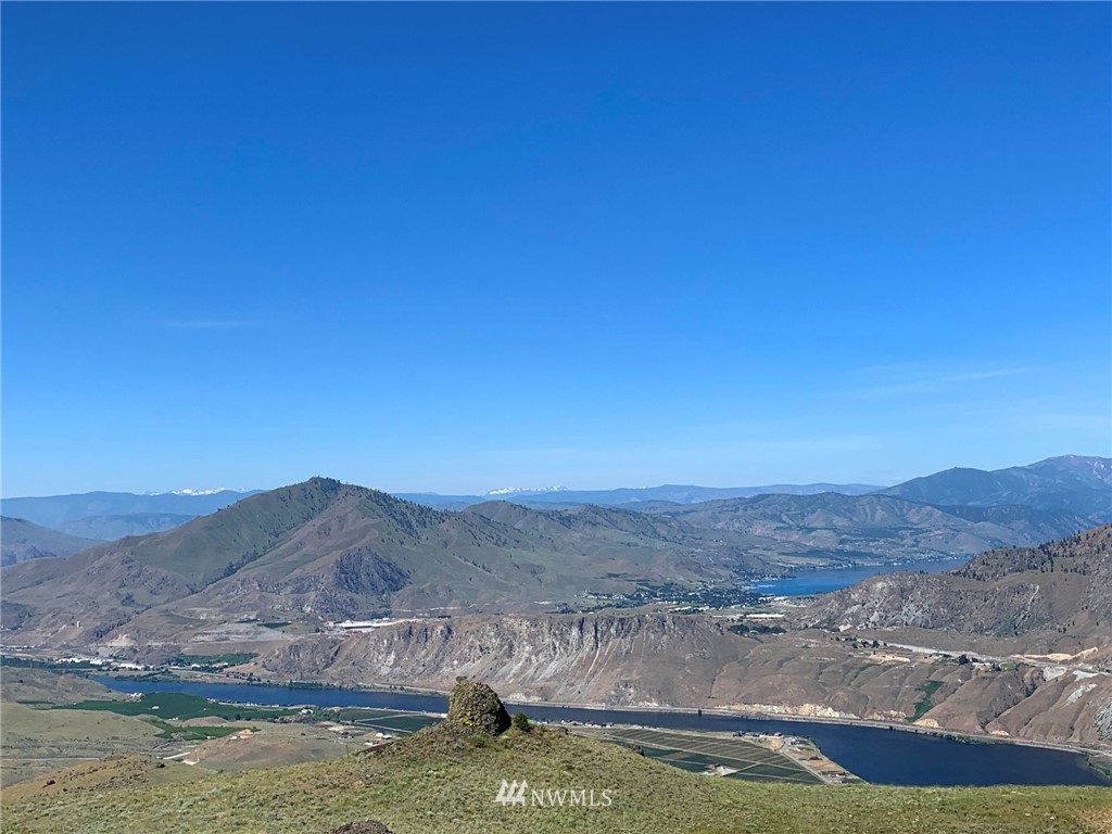 39 Spring Canyon Road Orondo, WA 98843 - Photo 3 of 9 a view of lake with mountain