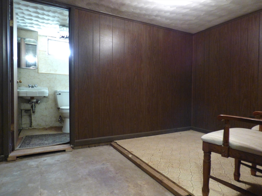 259 Prospect Street Ludlow, MA 01056 - Photo 26 of 30 an empty room with mirror