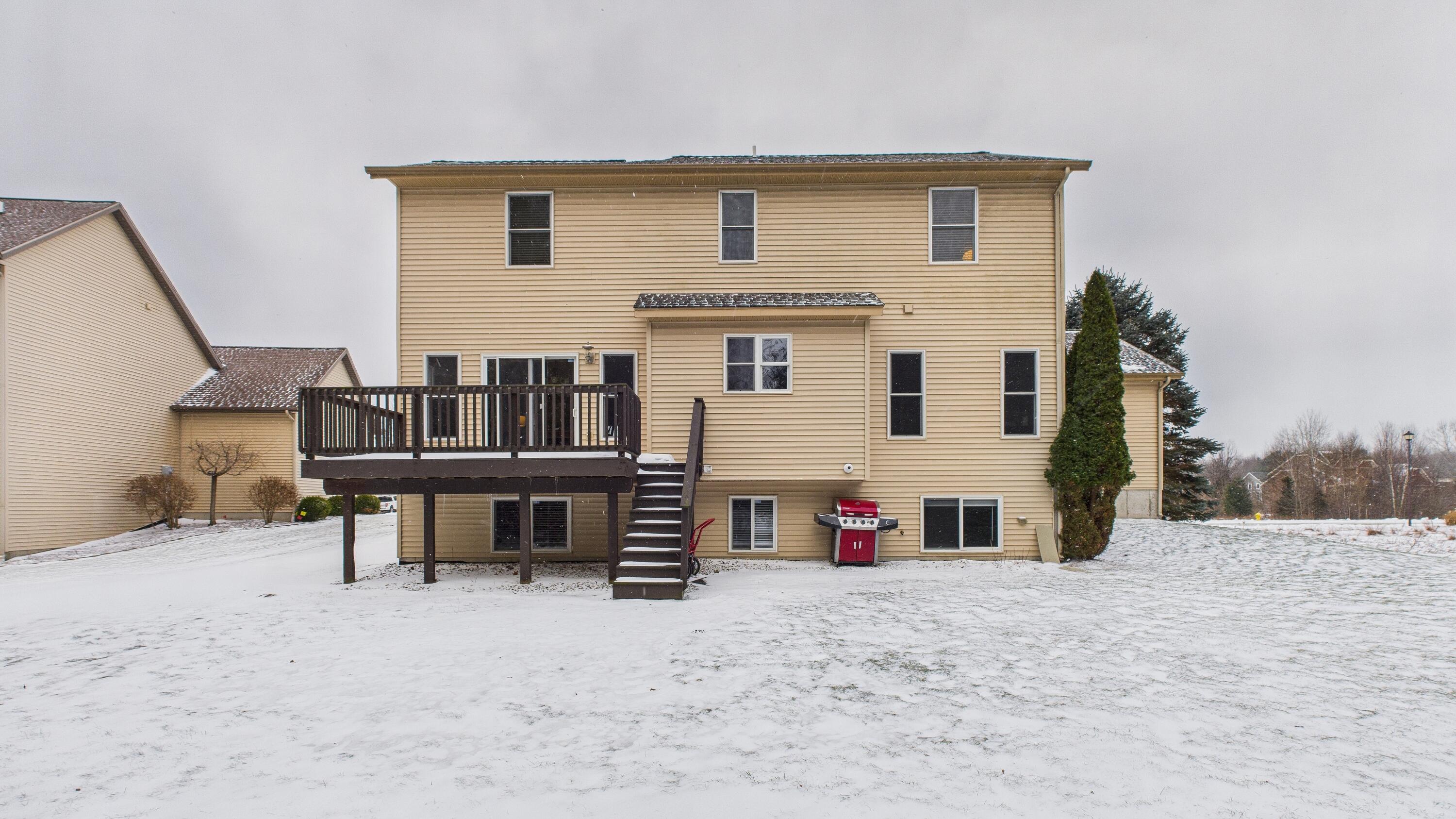 88 Meadows Drive Muskegon, MI 49444 - Photo 5 of 51 CAM04872G0-PR0051-STILL005