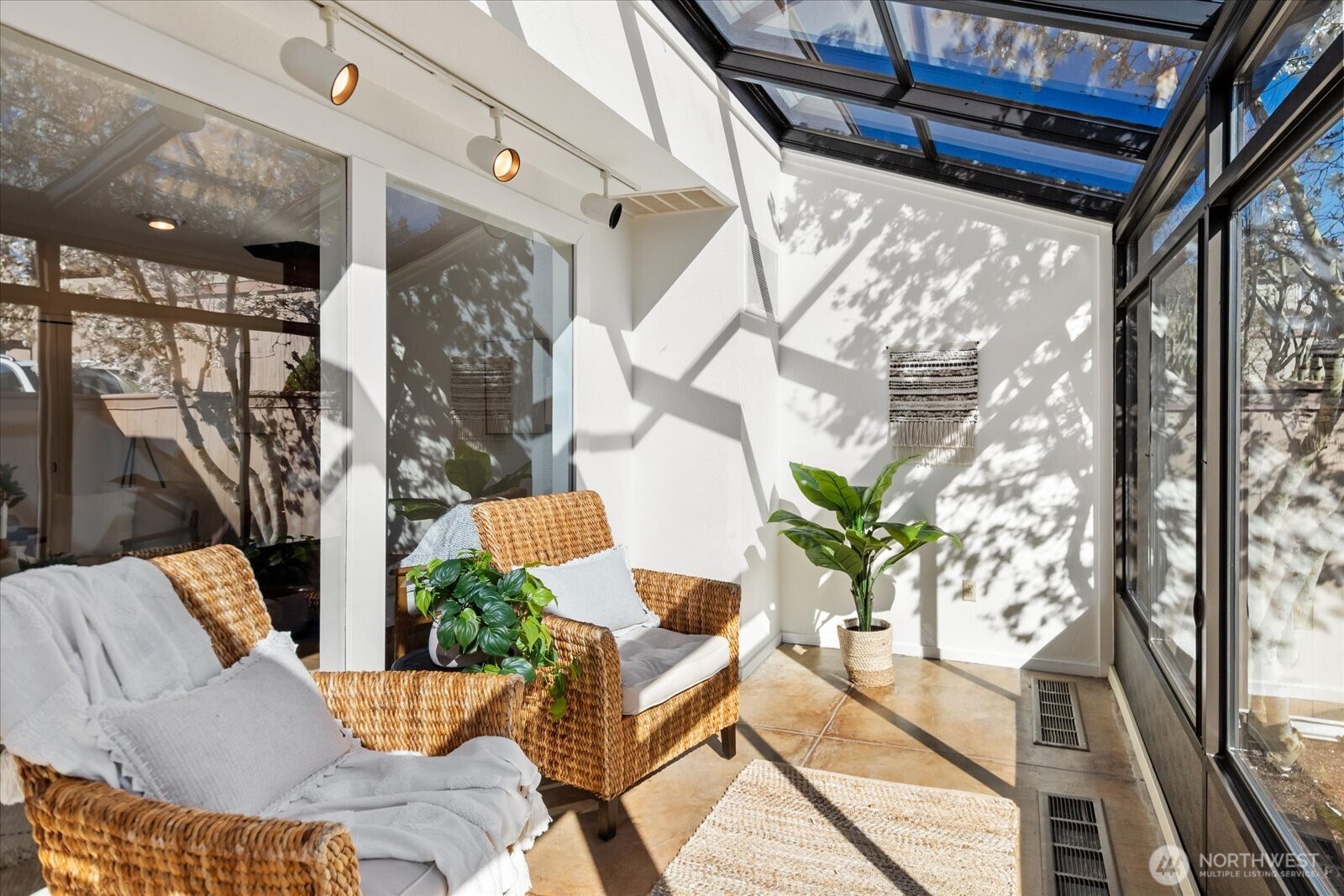 8229 212th Street Southwest, Unit 102 Edmonds, WA 98026 - Photo 15 of 38