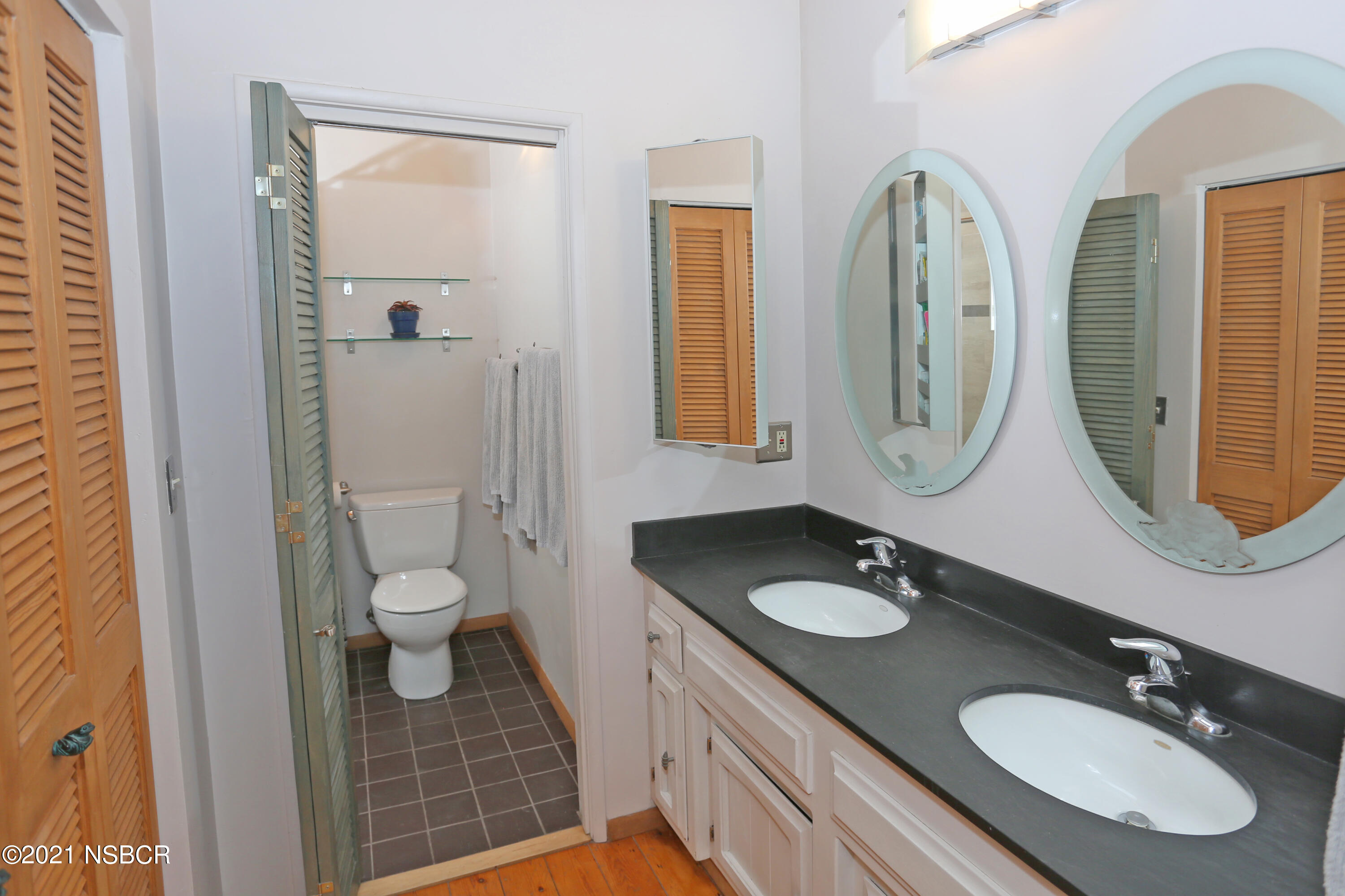 4864 Glenn Road Santa Barbara, CA 93105 - Photo 13 of 33 Primary Bath