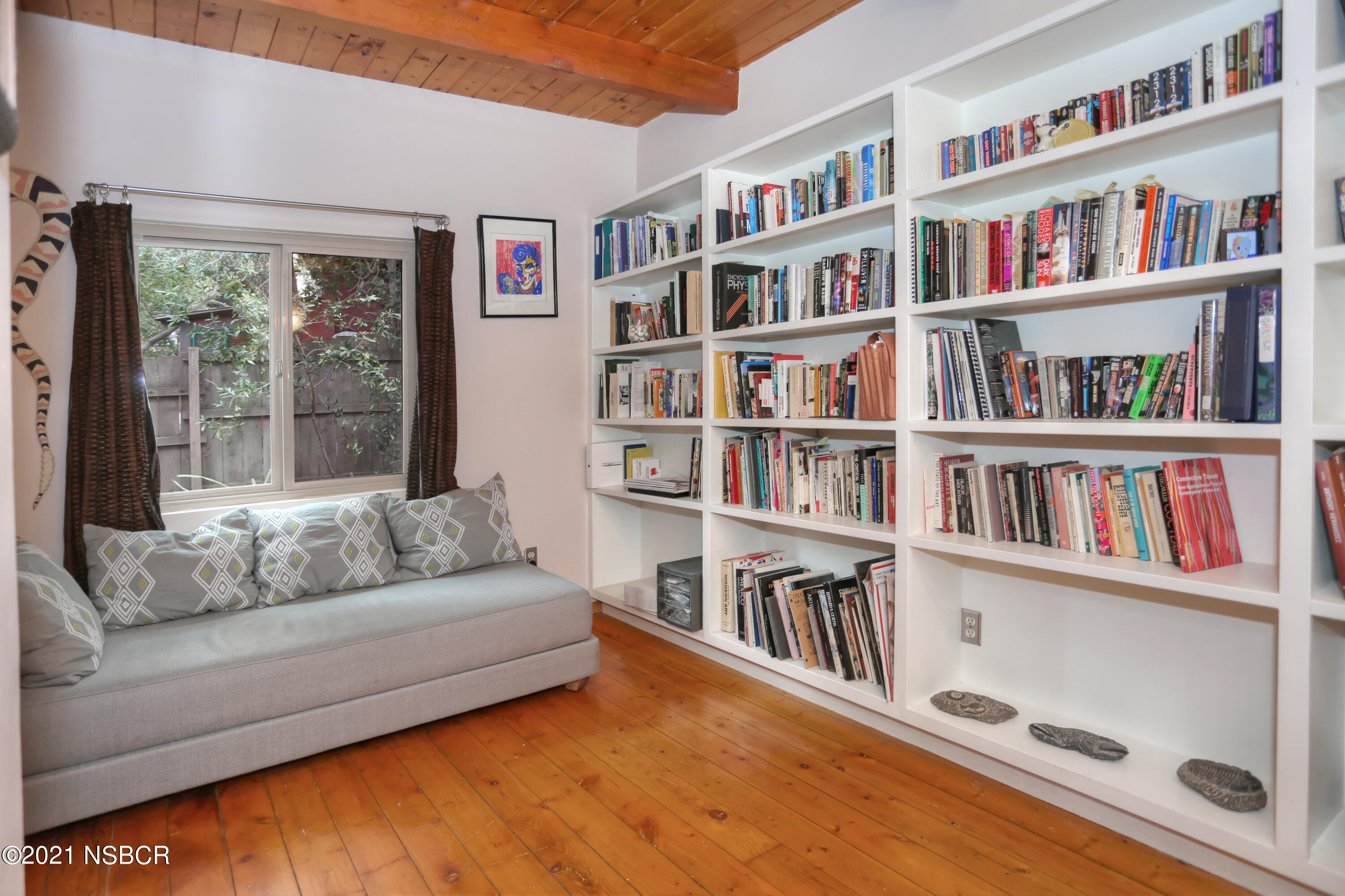 4864 Glenn Road Santa Barbara, CA 93105 - Photo 14 of 33 Study
