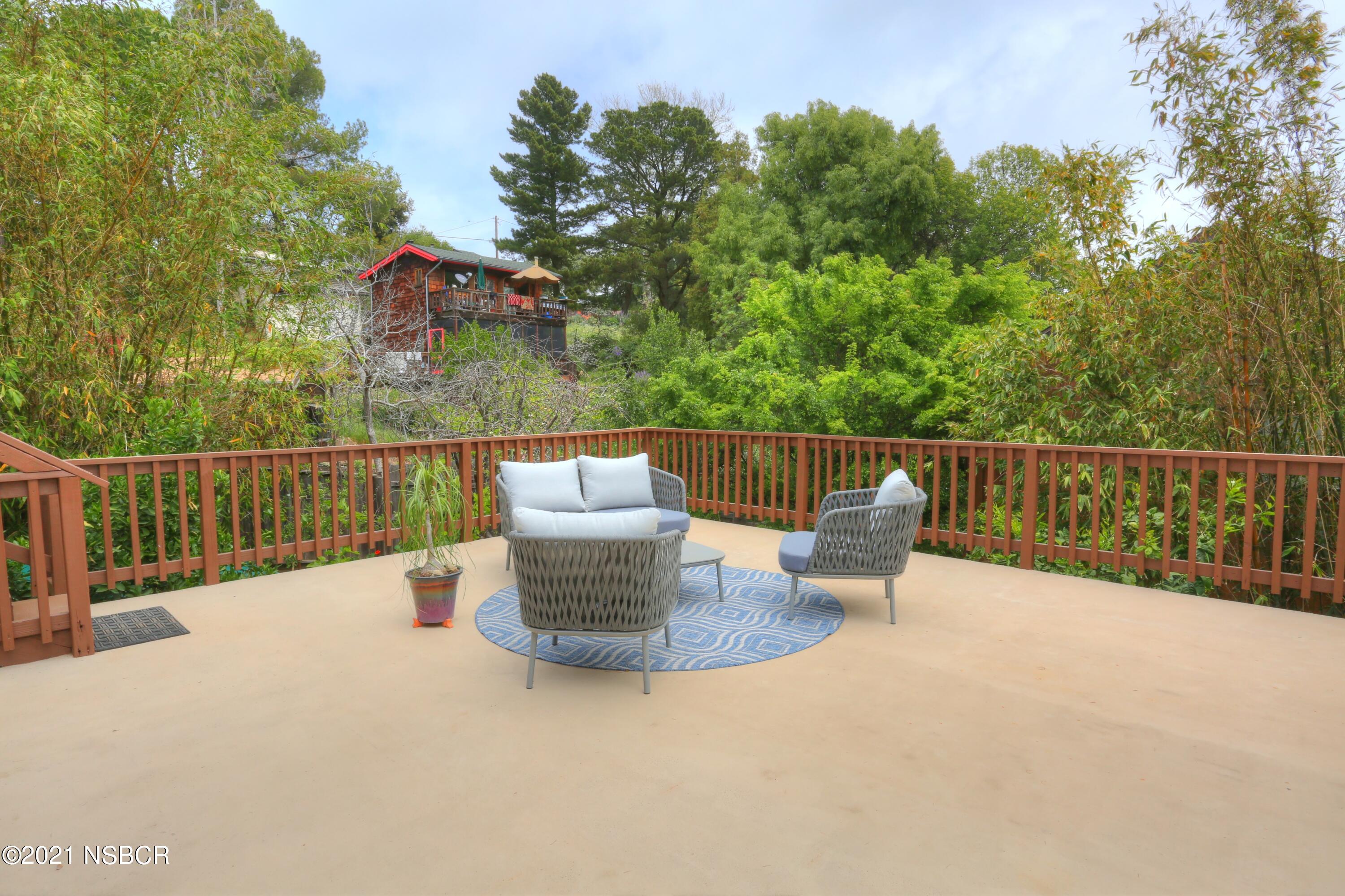 4864 Glenn Road Santa Barbara, CA 93105 - Photo 20 of 33 Deck..