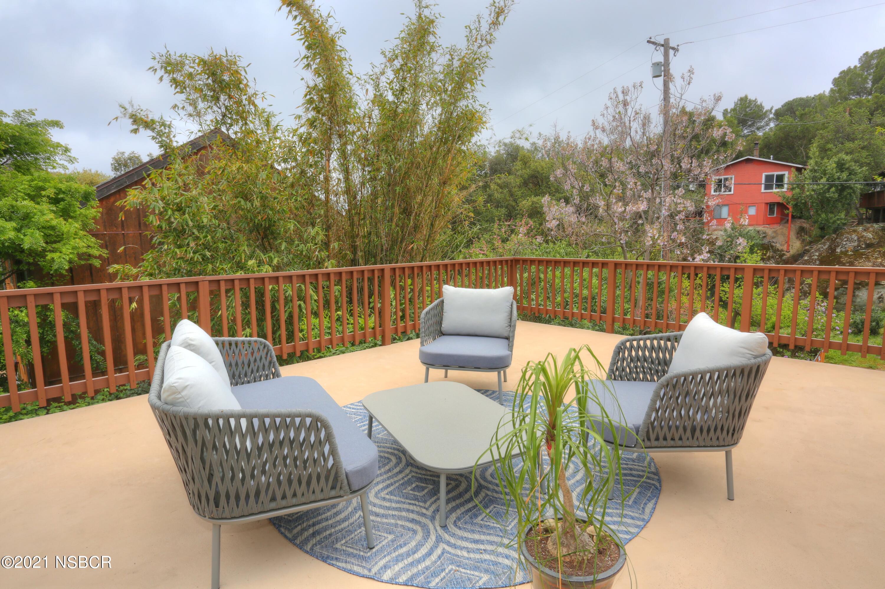 4864 Glenn Road Santa Barbara, CA 93105 - Photo 21 of 33 Deck.