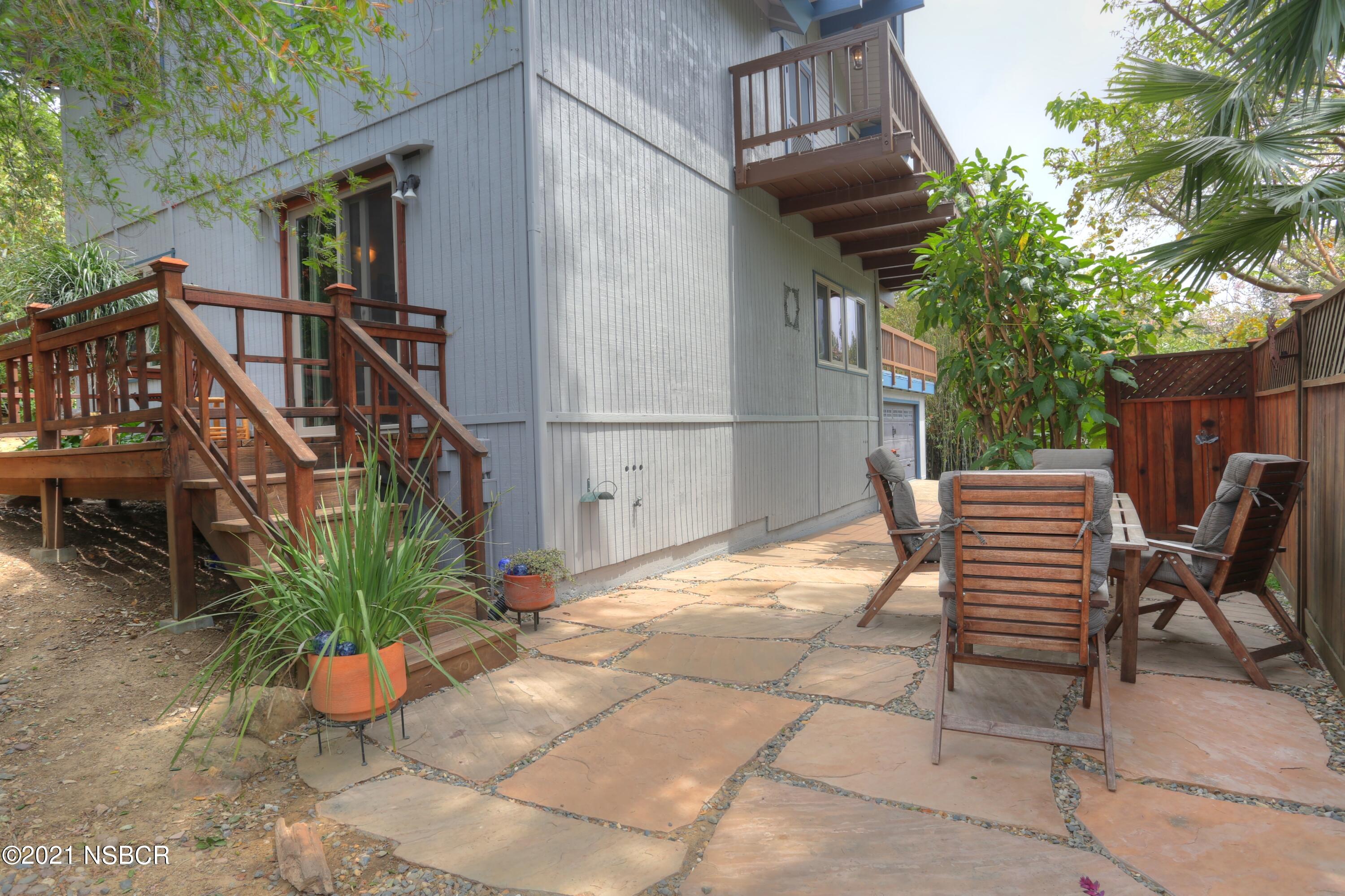 4864 Glenn Road Santa Barbara, CA 93105 - Photo 23 of 33 Patio:Deck