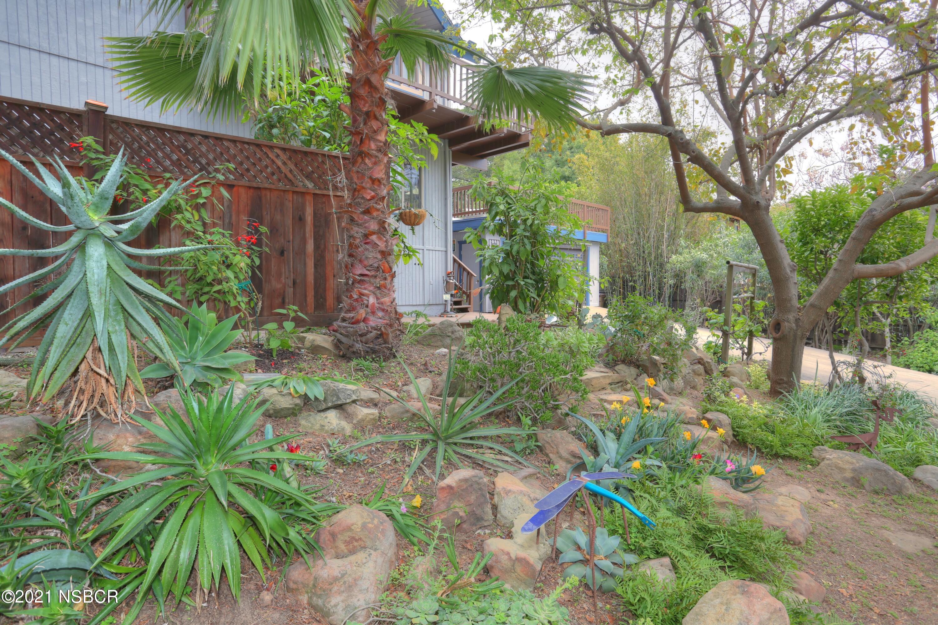 4864 Glenn Road Santa Barbara, CA 93105 - Photo 29 of 33 Side Yard