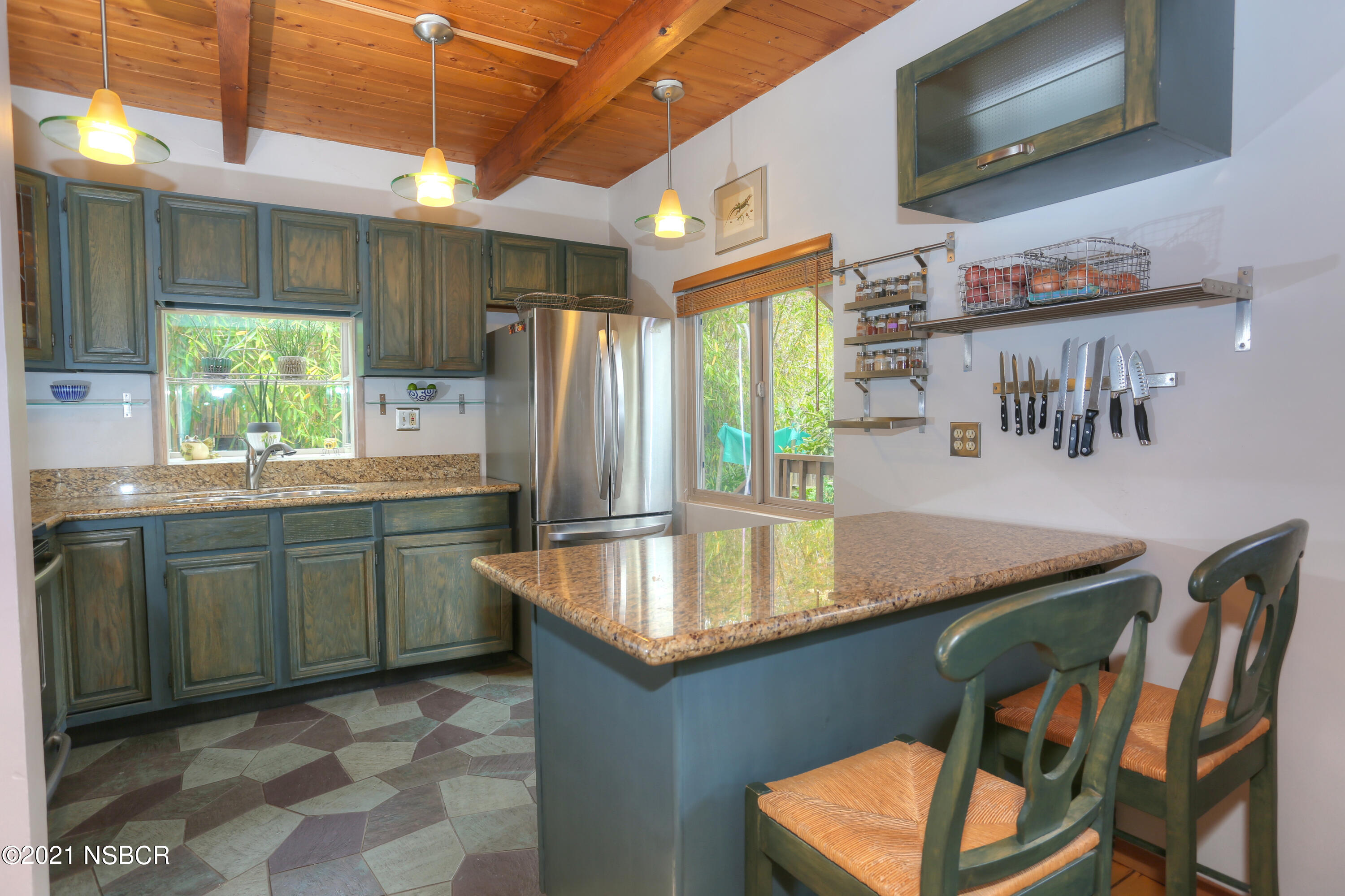 4864 Glenn Road Santa Barbara, CA 93105 - Photo 8 of 33 Kitchen.