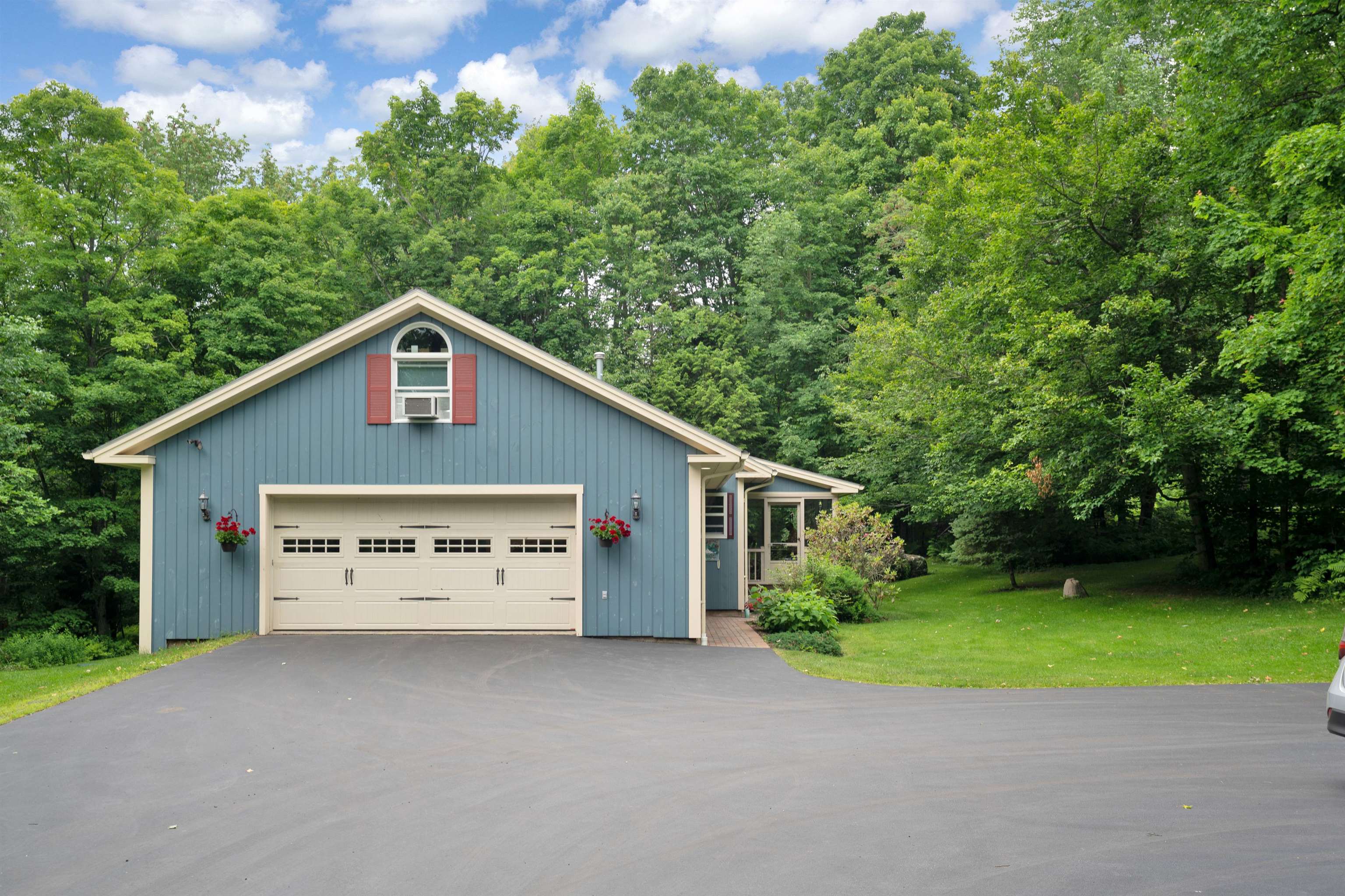 1875 Shaw Mansion Road Waterbury, VT 05677 - Photo 21 of 40 Gallery Image 21