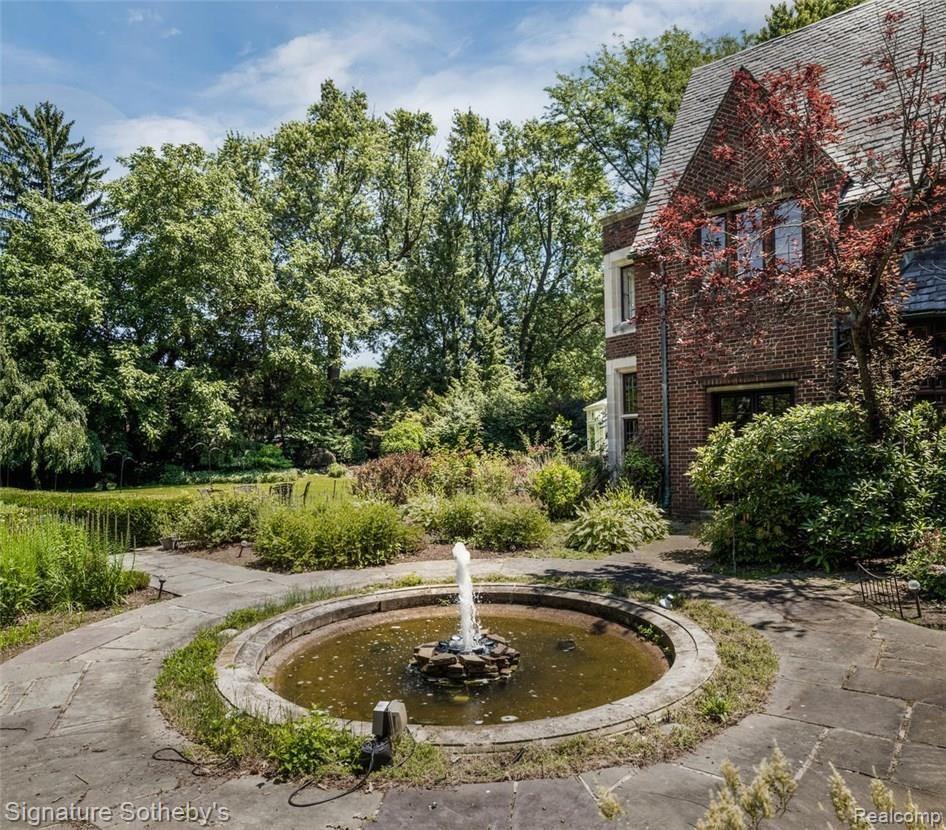 330 Provencal Road Grosse Pointe, MI 48236 - Photo 69 of 75 330 Provencal Rd Grosse Pointe-large-138-140-Untitled Panorama3-1140x1000-72dpi.jpg