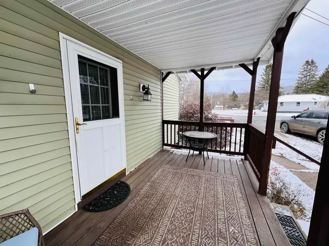 $249,900 | 583 Pinehurst Street, Lyndon, VT 05851