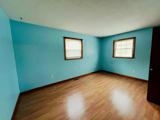 $249,900 | 583 Pinehurst Street, Lyndon, VT 05851