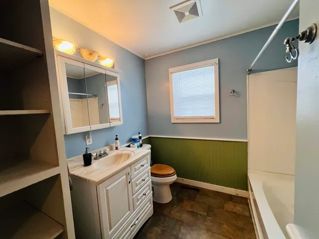 $249,900 | 583 Pinehurst Street, Lyndon, VT 05851