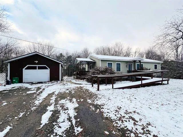 $249,900 | 583 Pinehurst Street, Lyndon, VT 05851