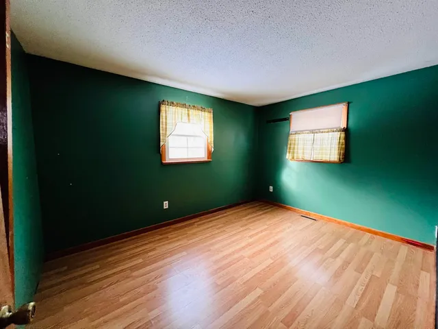 $249,900 | 583 Pinehurst Street, Lyndon, VT 05851