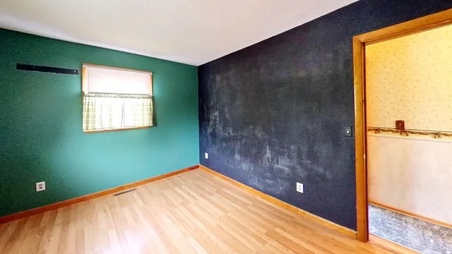 $249,900 | 583 Pinehurst Street, Lyndon, VT 05851