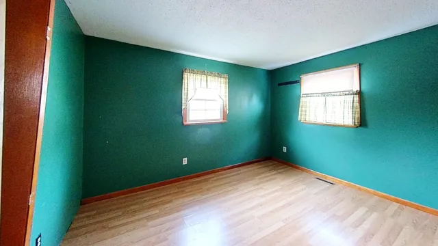 $249,900 | 583 Pinehurst Street, Lyndon, VT 05851