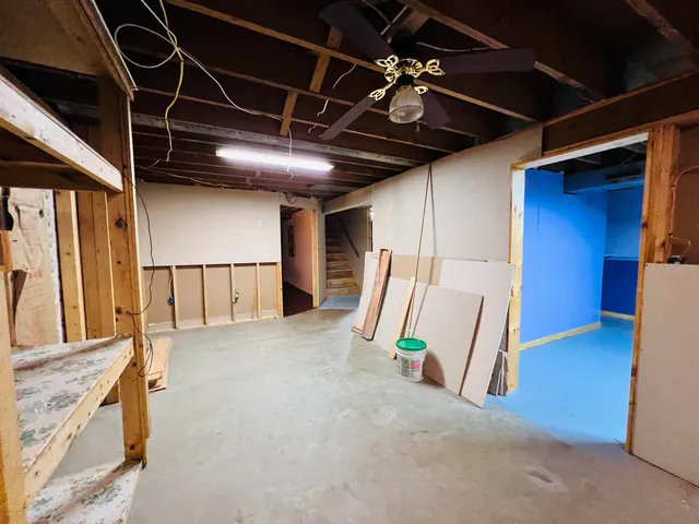 $249,900 | 583 Pinehurst Street, Lyndon, VT 05851